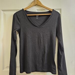 GAP Women's Charcoal Long Sleeve V-Neck Tee